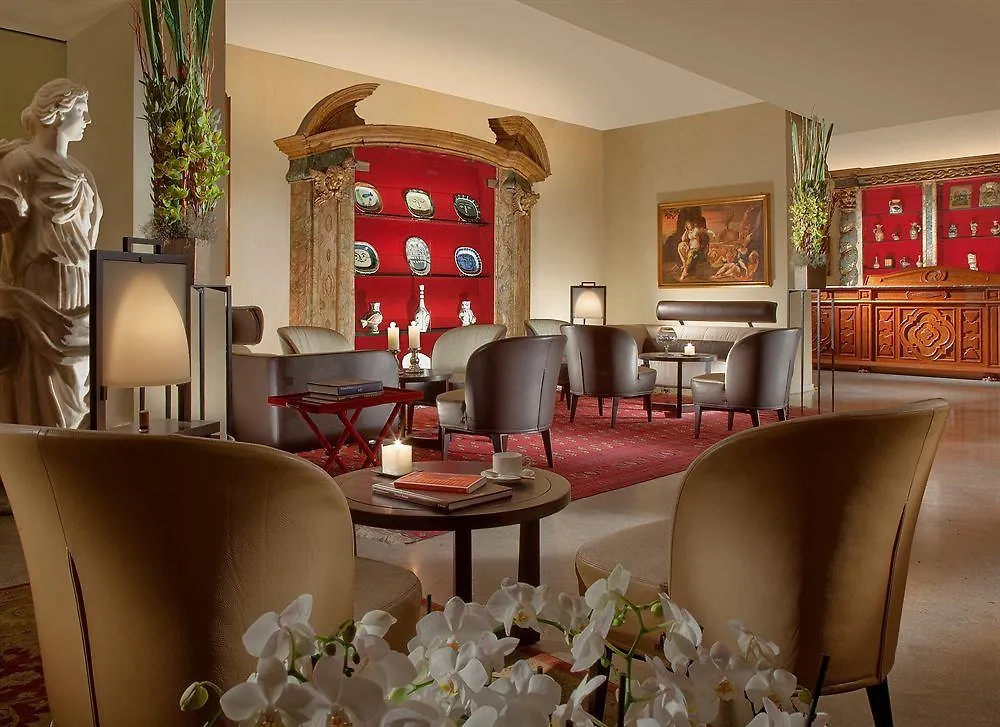 Bio Hotel Raphael - Relais & Chateaux Rome