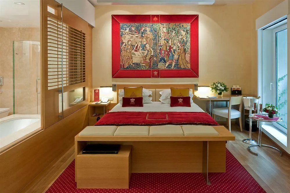 Bio Hotel Raphael - Relais & Chateaux Rome 5*,  Italy