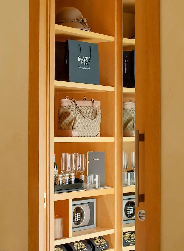 Bio Hotel Raphael - Relais & Chateaux Rome 5*,  Italy